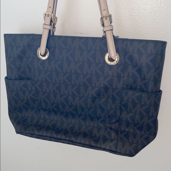 MK handbag - Picture 2 of 4